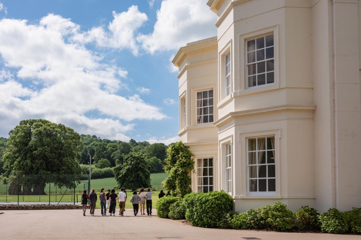 features.items.4.title